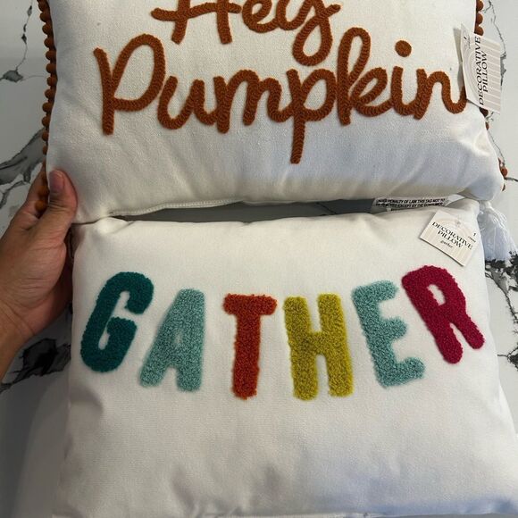 Threshold Holiday Pillows - NWT - Picture 2 of 3